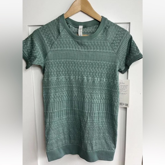 Lululemon NWT Rest Less Short Sleeve Tee Sz 8 Green - Picture 1 of 6